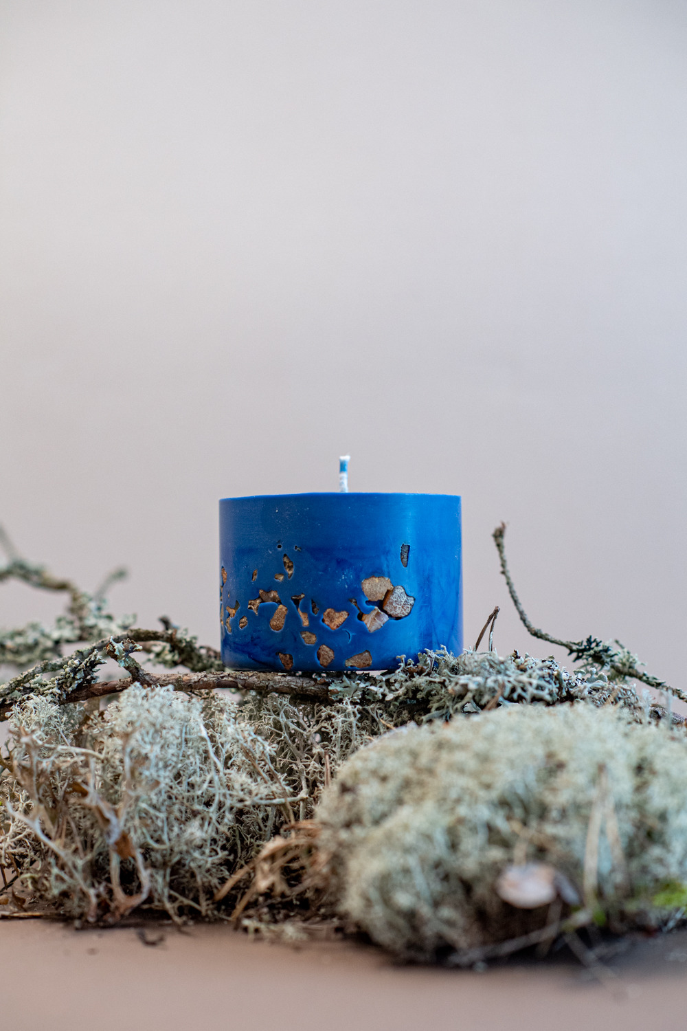 MARE — candle with amber accents